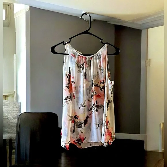 EUC! White House Black Market Floral Sleeveless Top - Picture 4 of 4